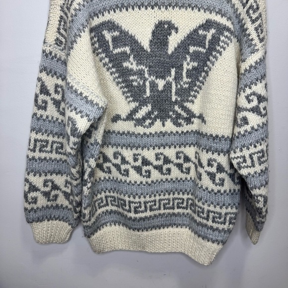 Vintage Handknit Cowichan Style Crewneck Sweater Size Medium - Picture 8 of 11